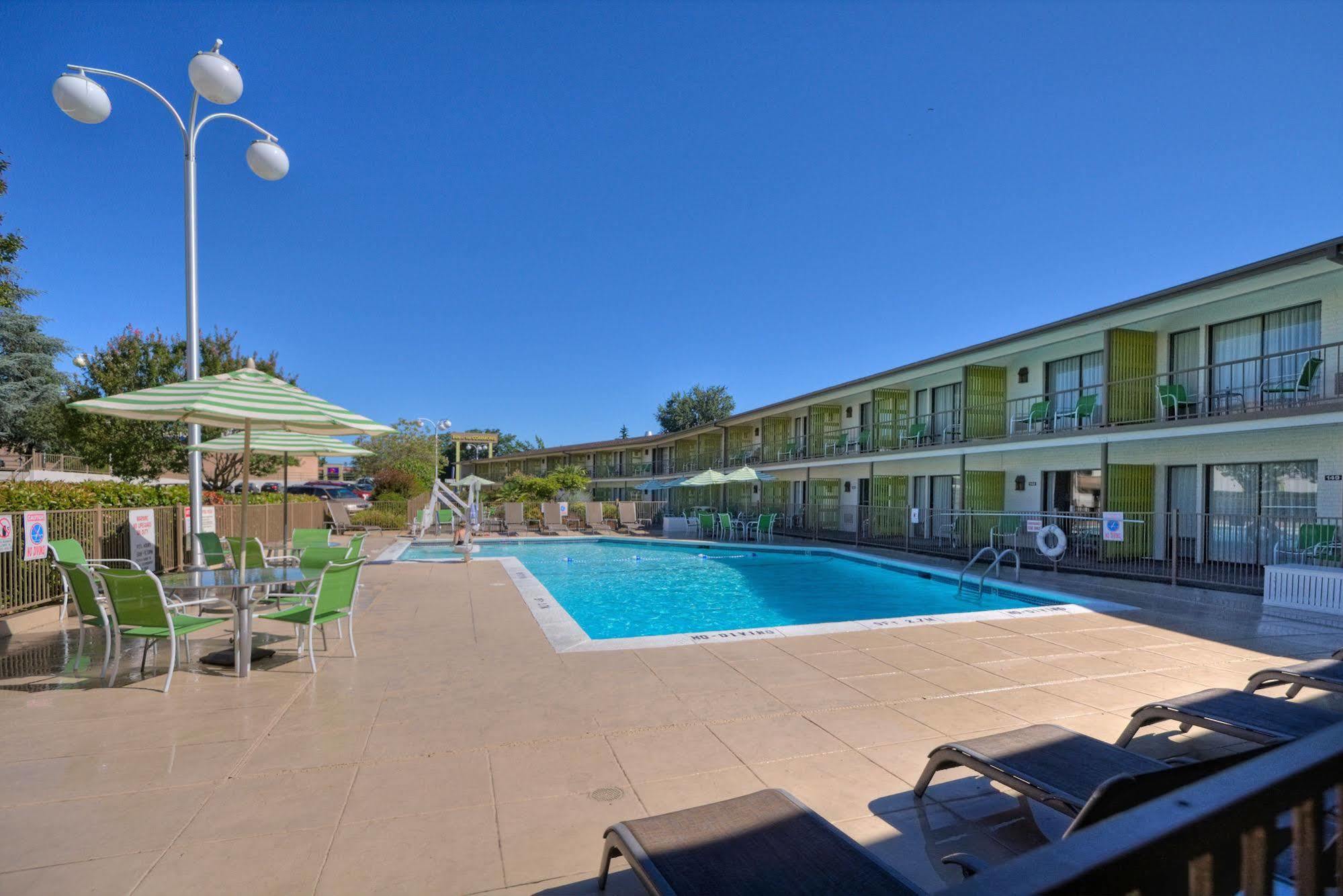 Inn At The Commons Medford Dış mekan fotoğraf
